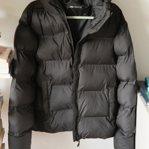 Black Puffer Jacket with Hood – Minimalist Quilted Winter Coat (Men’s Small) - Picture 2 of 3